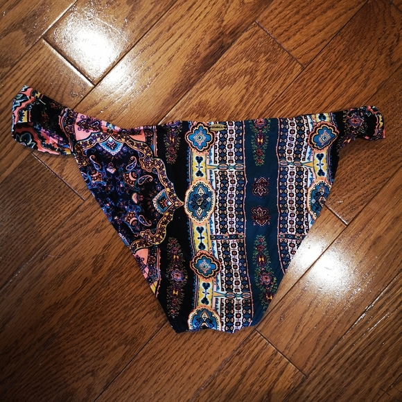 O'Neill Wraparound Bikini Paisley Print - Picture 6 of 6